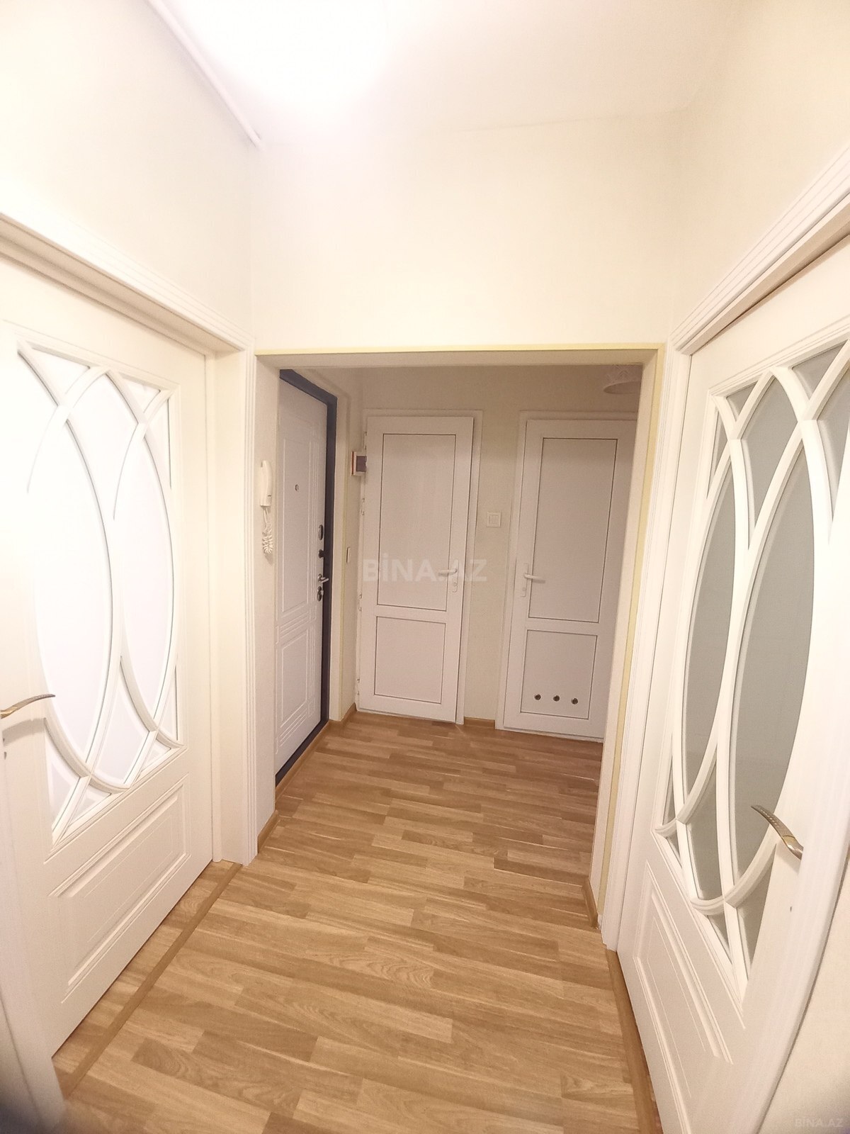 2 otaqlı Köhnə tikili, Xalqlar Dostluğu m., Bakı