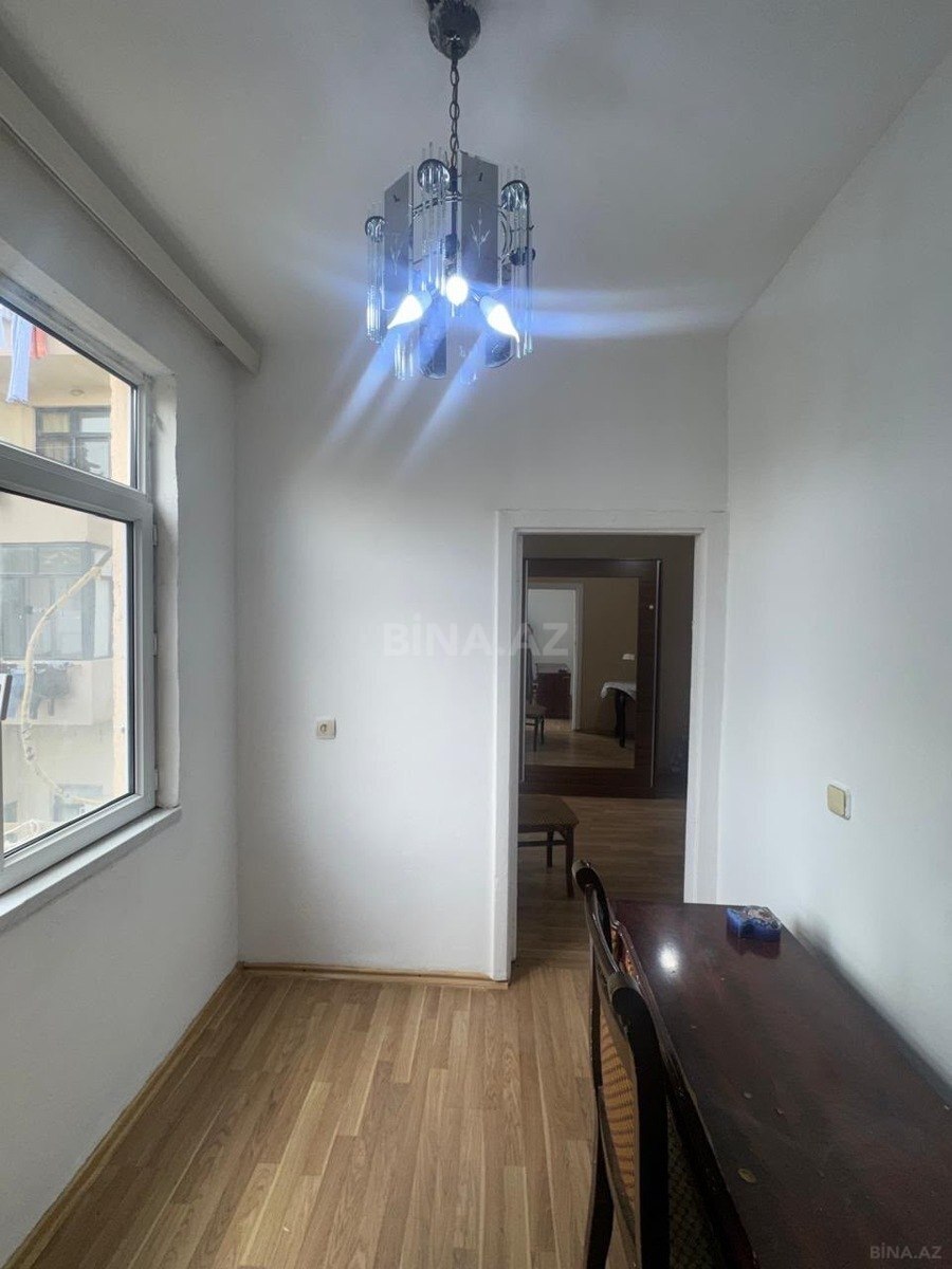 2 otaqlı Köhnə tikili, Memar Əcəmi m., Bakı