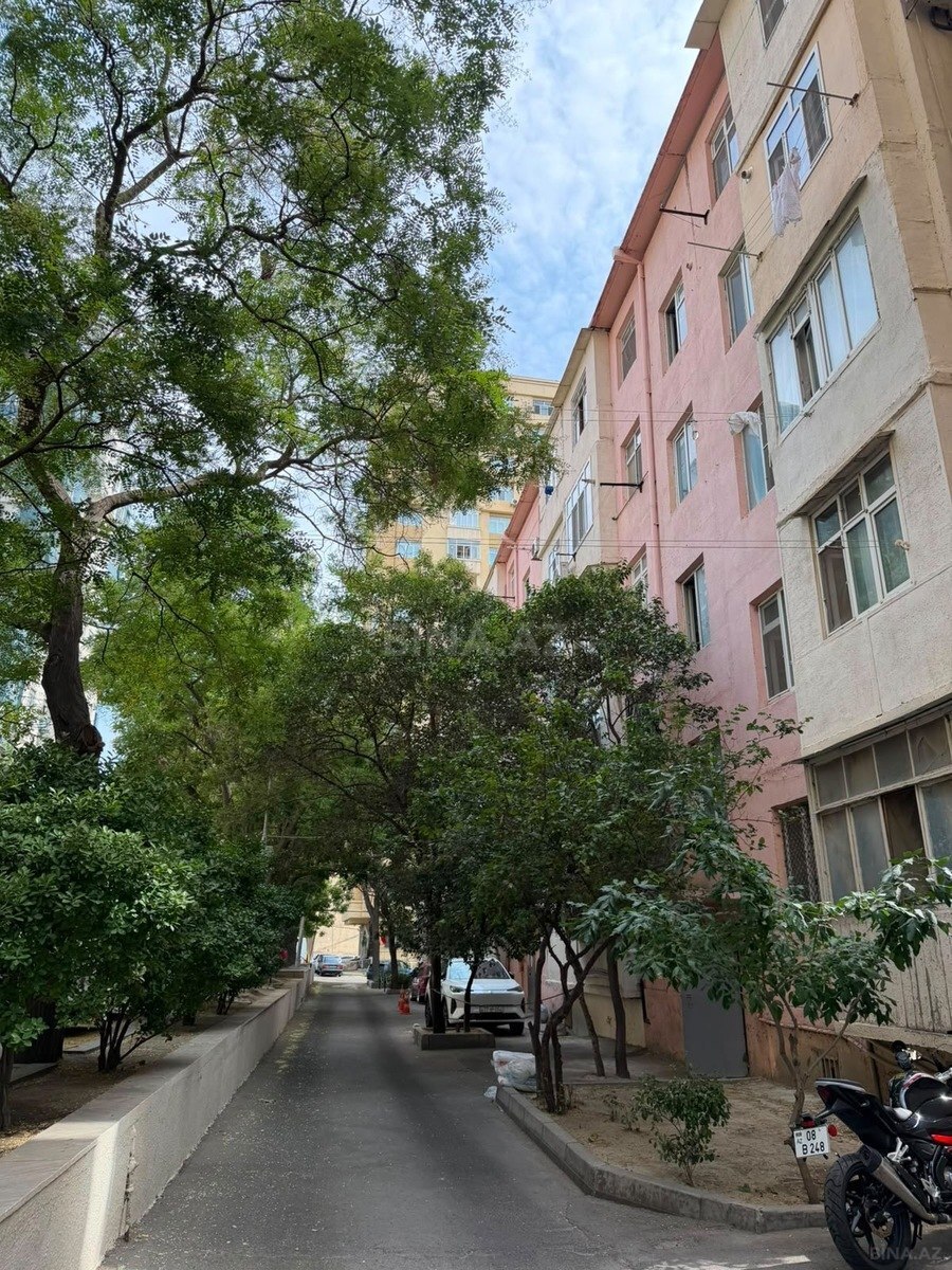 2 otaqlı Köhnə tikili, Memar Əcəmi m., Bakı