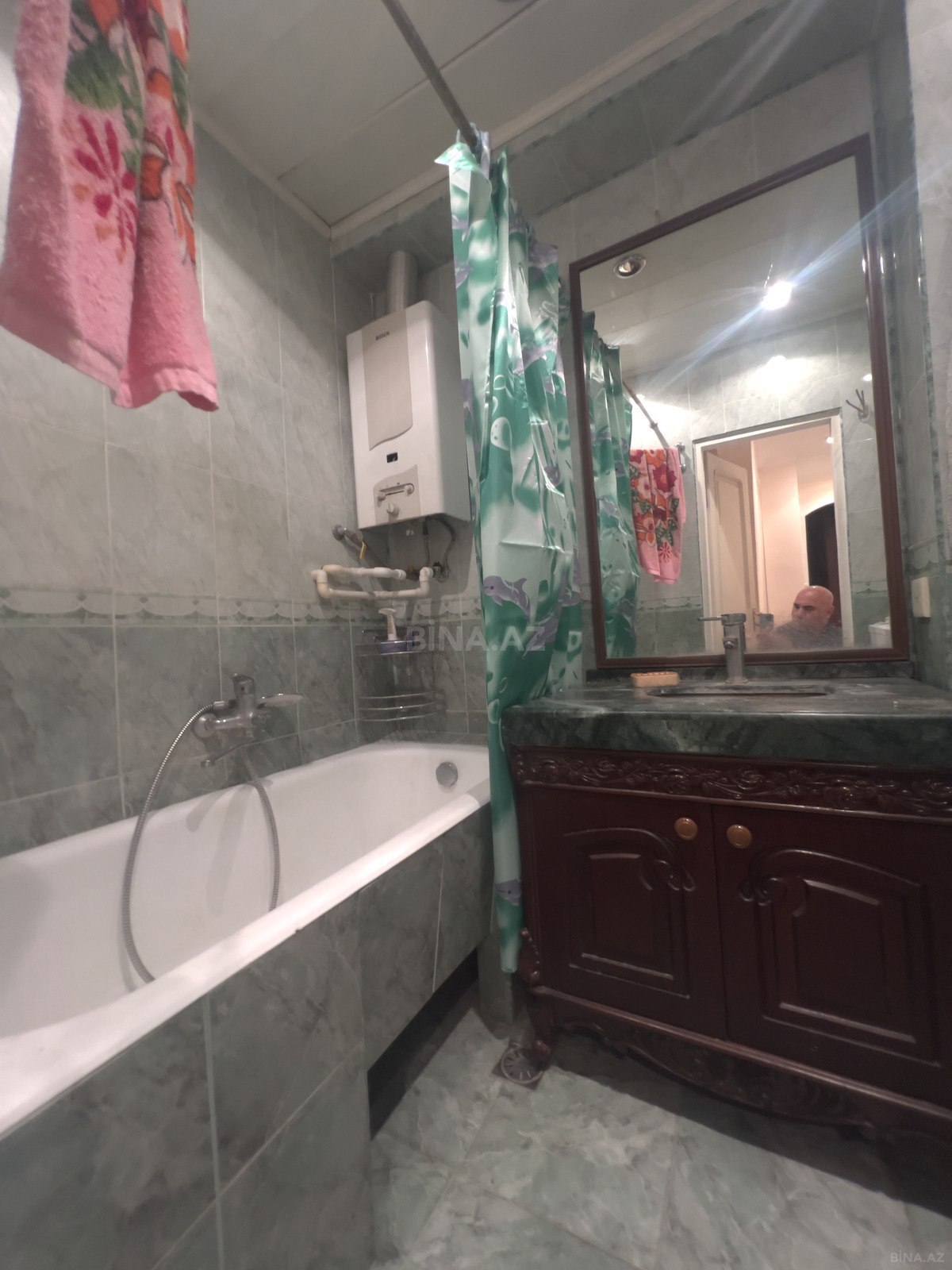 3 otaqlı Köhnə tikili, Nizami m., Bakı