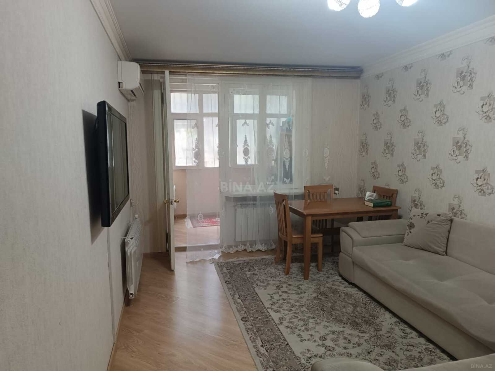 2 otaqlı Köhnə tikili, Qara Qarayev m., Bakı