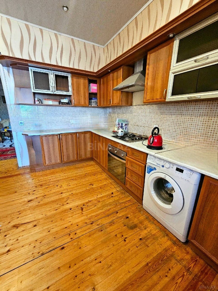 7 otaqlı Həyət evi/Bağ evi, Saray q., Bakı