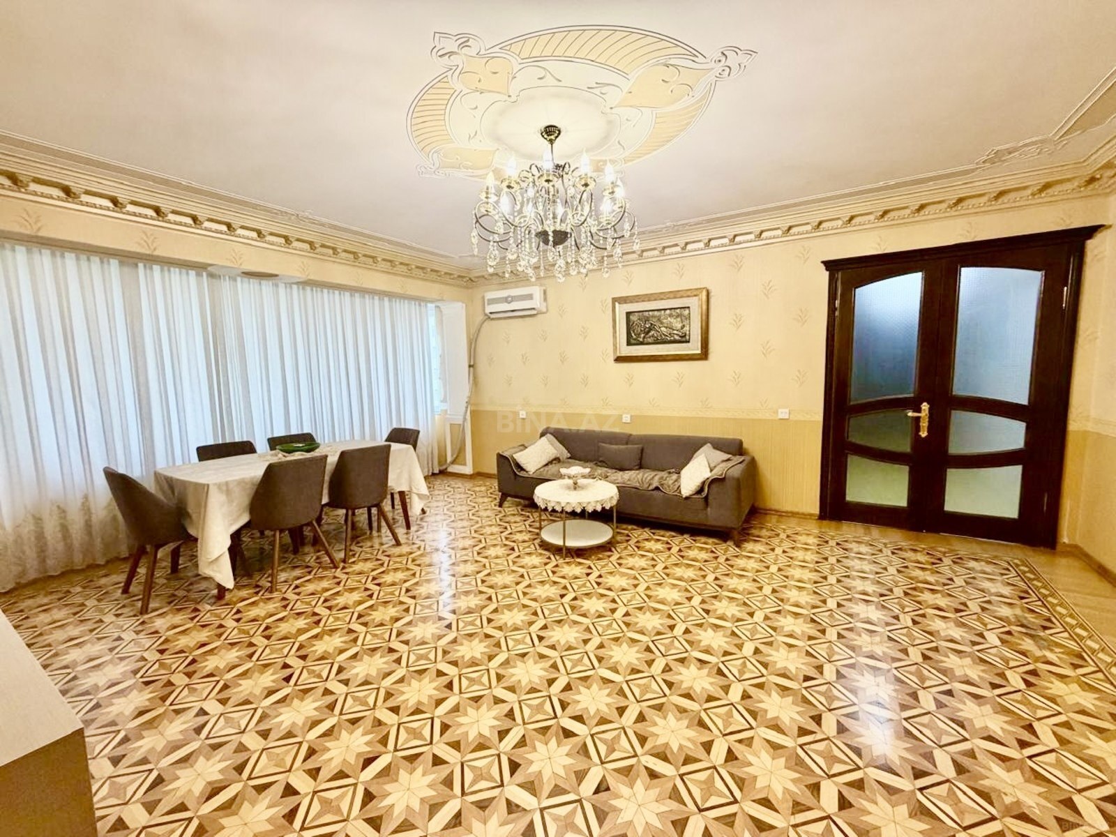 4 otaqlı Köhnə tikili, Elmlər Akademiyası m., Bakı