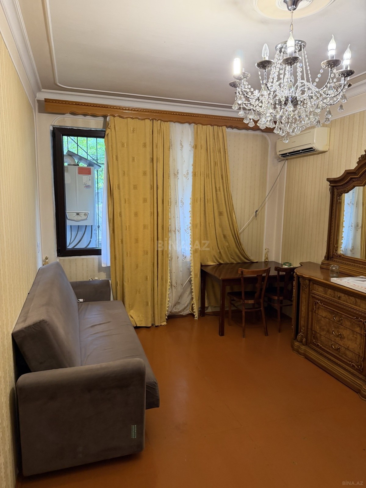 2 otaqlı Köhnə tikili, Memar Əcəmi m., Bakı