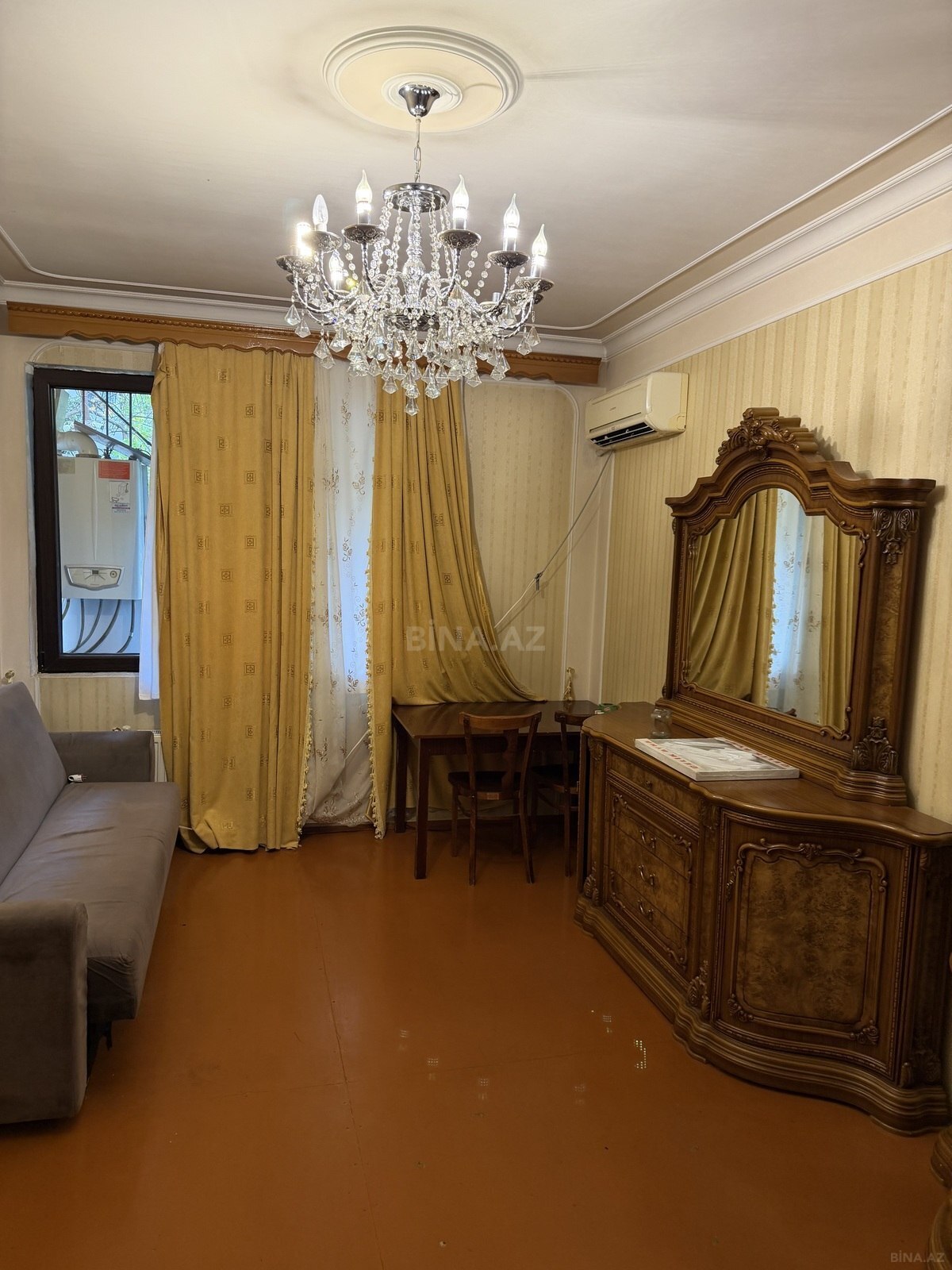 2 otaqlı Köhnə tikili, Memar Əcəmi m., Bakı