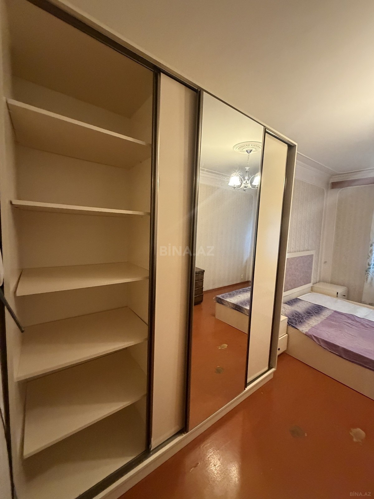 2 otaqlı Köhnə tikili, Memar Əcəmi m., Bakı