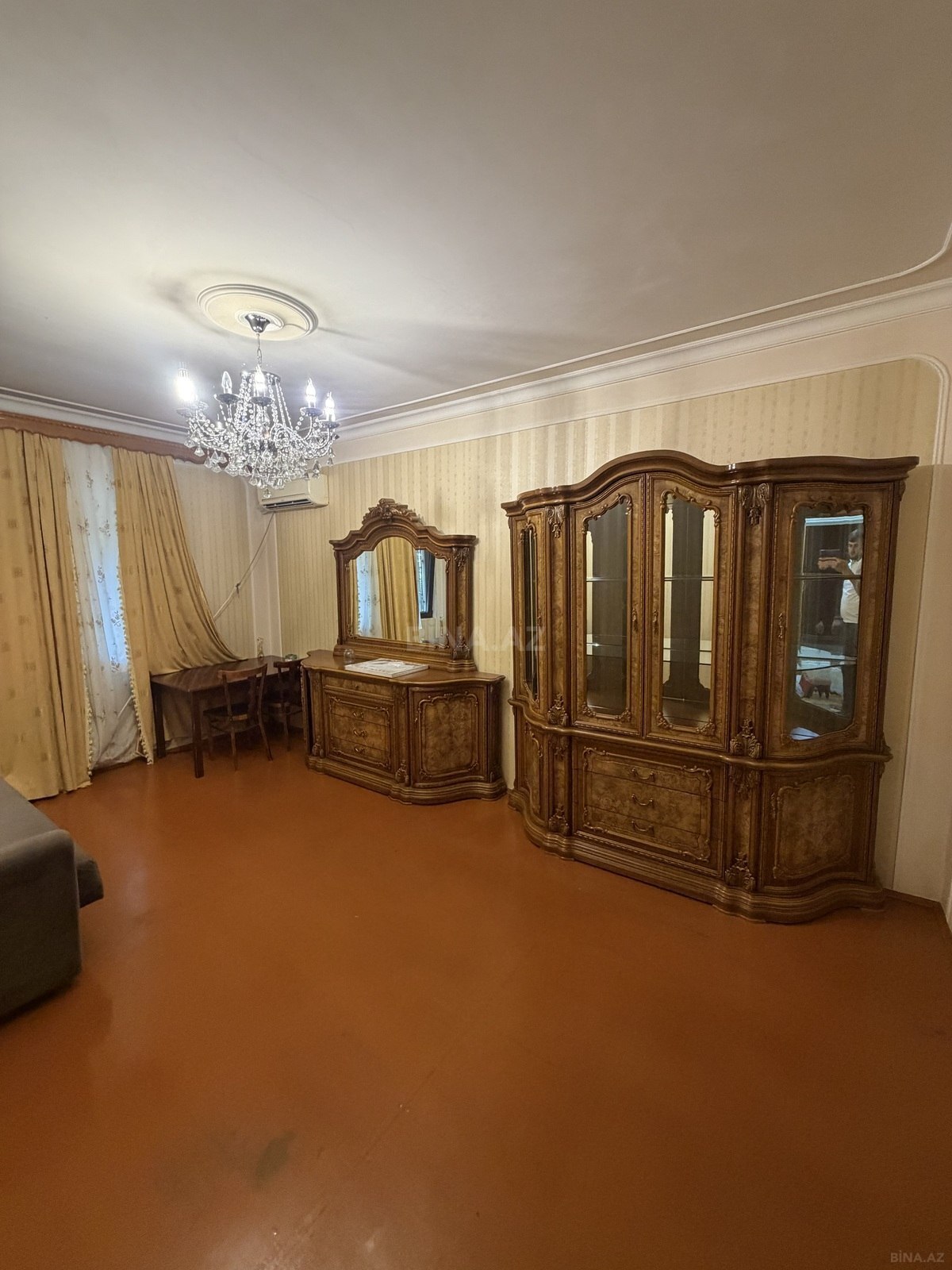 2 otaqlı Köhnə tikili, Memar Əcəmi m., Bakı