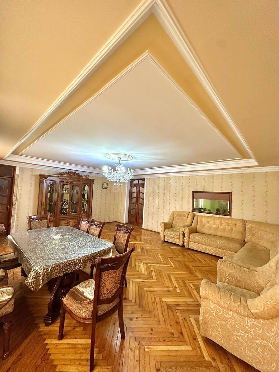 5 otaqlı Köhnə tikili, Gəncə