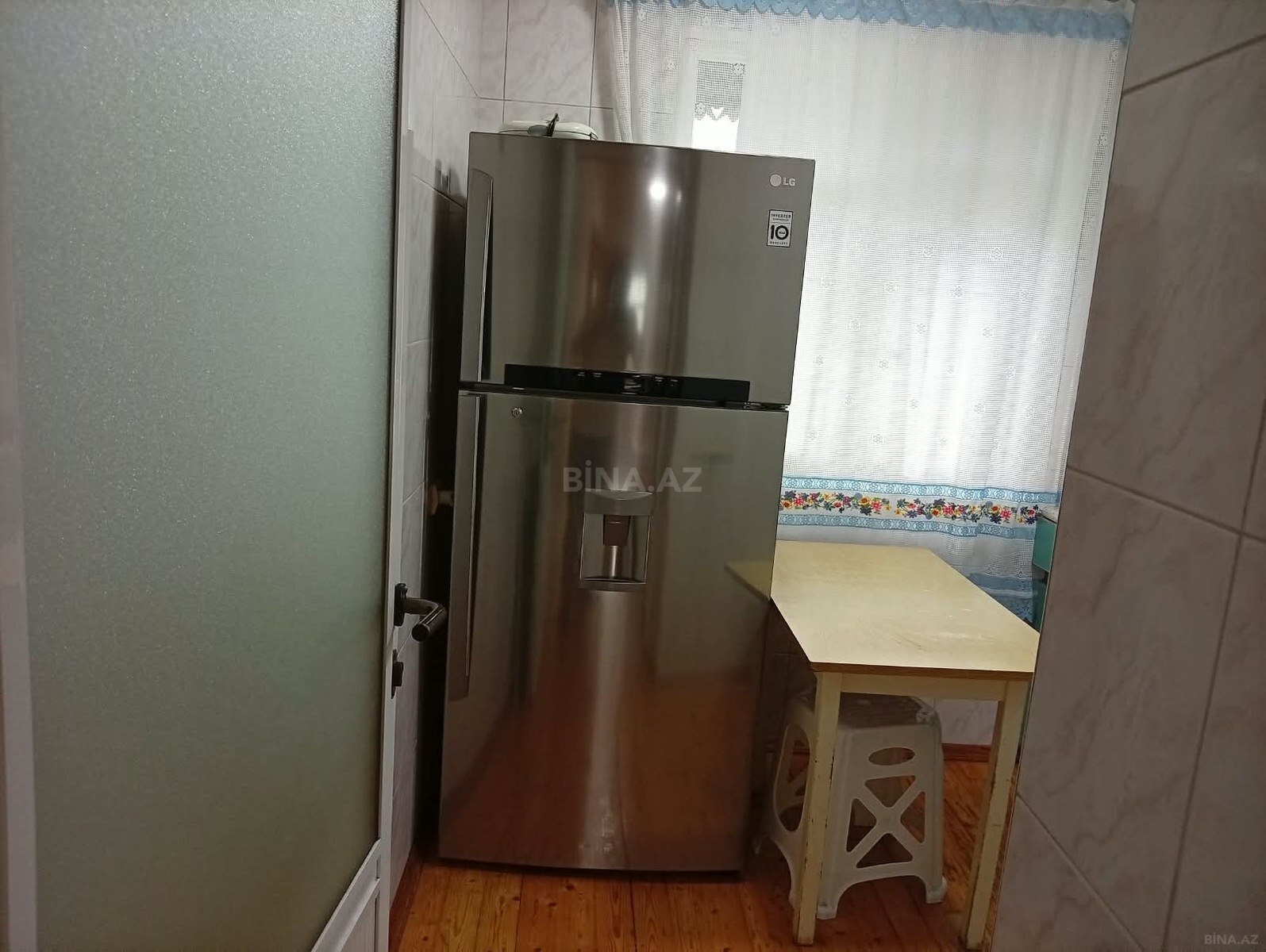 3 otaqlı Köhnə tikili, Xalqlar Dostluğu m., Bakı