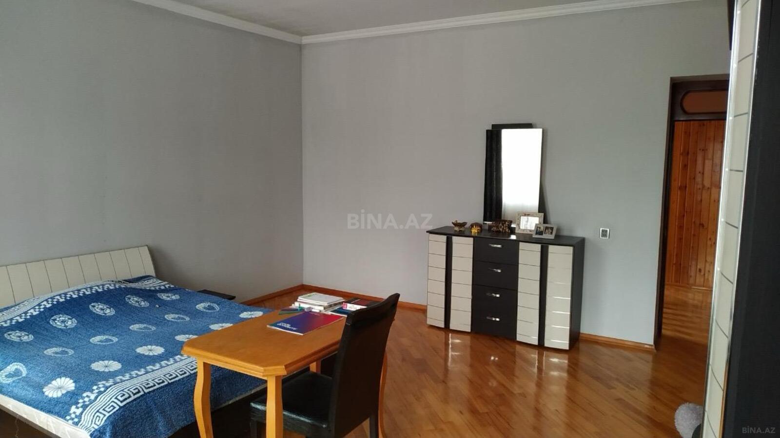 8 otaqlı Həyət evi/Bağ evi, Qaraçuxur q., Bakı