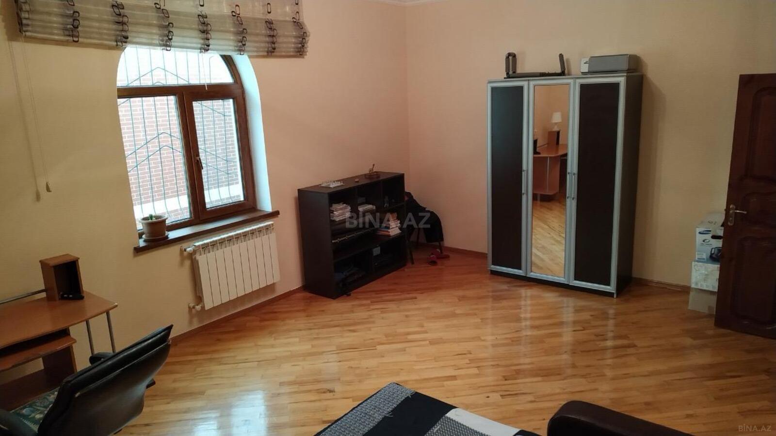 8 otaqlı Həyət evi/Bağ evi, Qaraçuxur q., Bakı