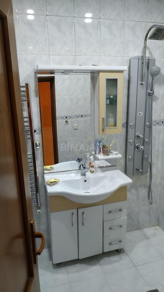 8 otaqlı Həyət evi/Bağ evi, Qaraçuxur q., Bakı