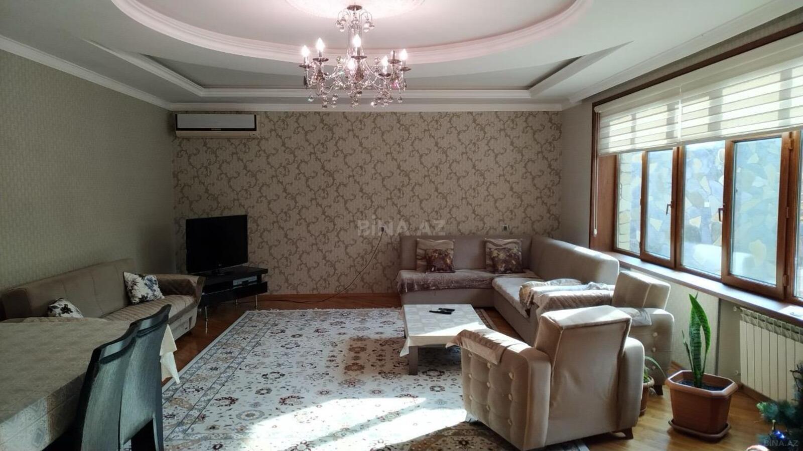 8 otaqlı Həyət evi/Bağ evi, Qaraçuxur q., Bakı