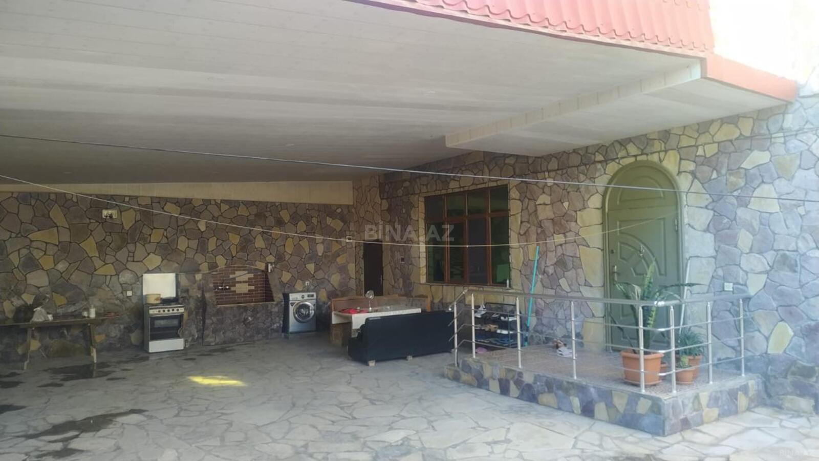 8 otaqlı Həyət evi/Bağ evi, Qaraçuxur q., Bakı