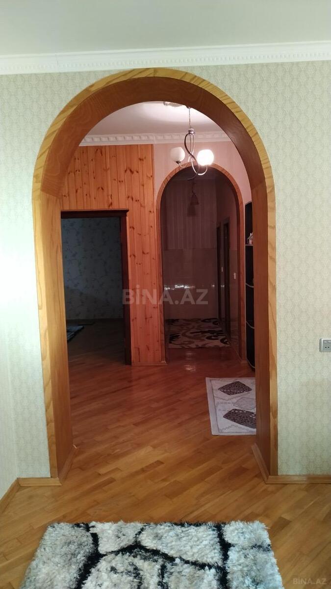 8 otaqlı Həyət evi/Bağ evi, Qaraçuxur q., Bakı