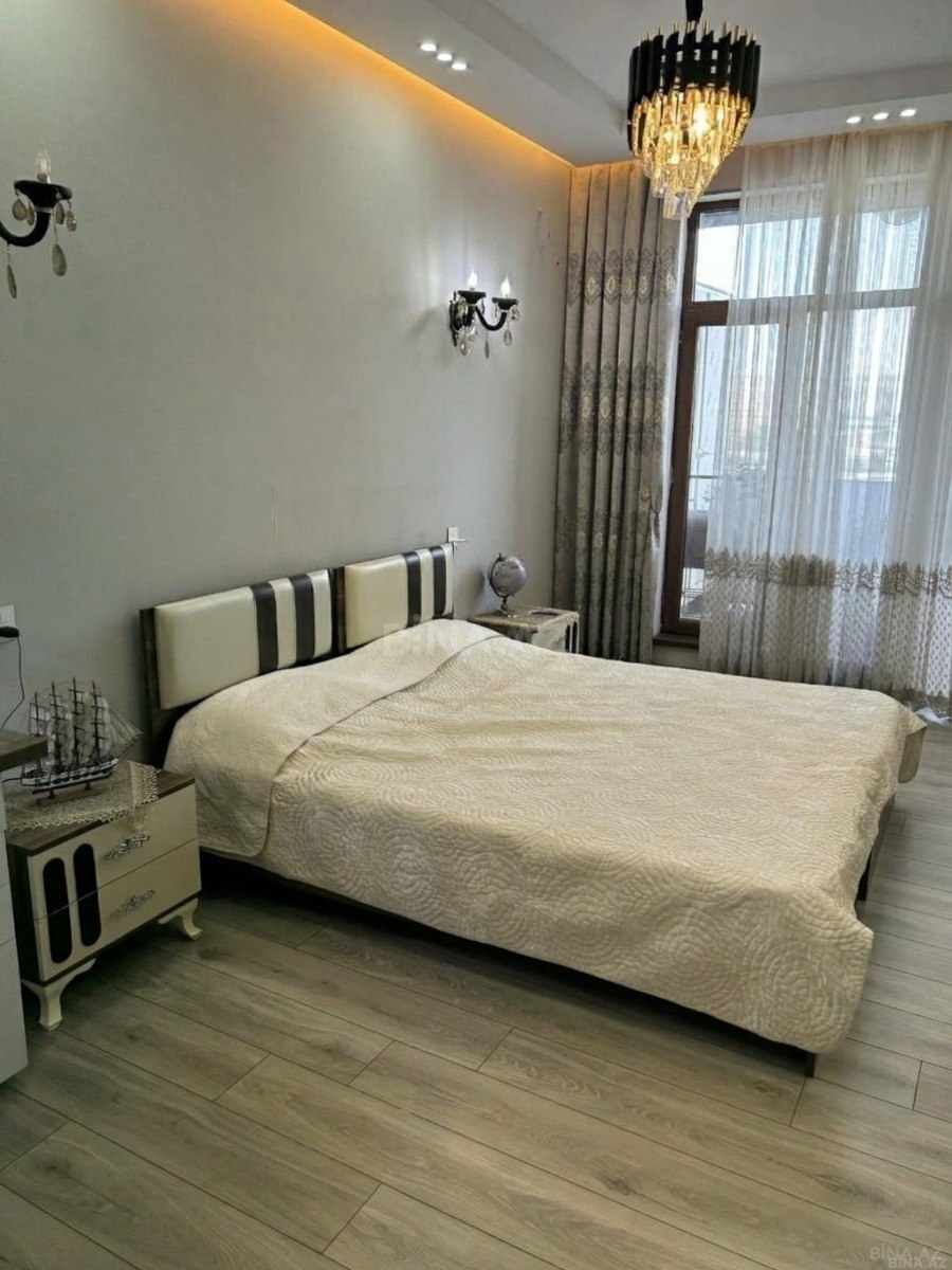 4 otaqlı Yeni tikili, Şah İsmayıl Xətai m., Bakı