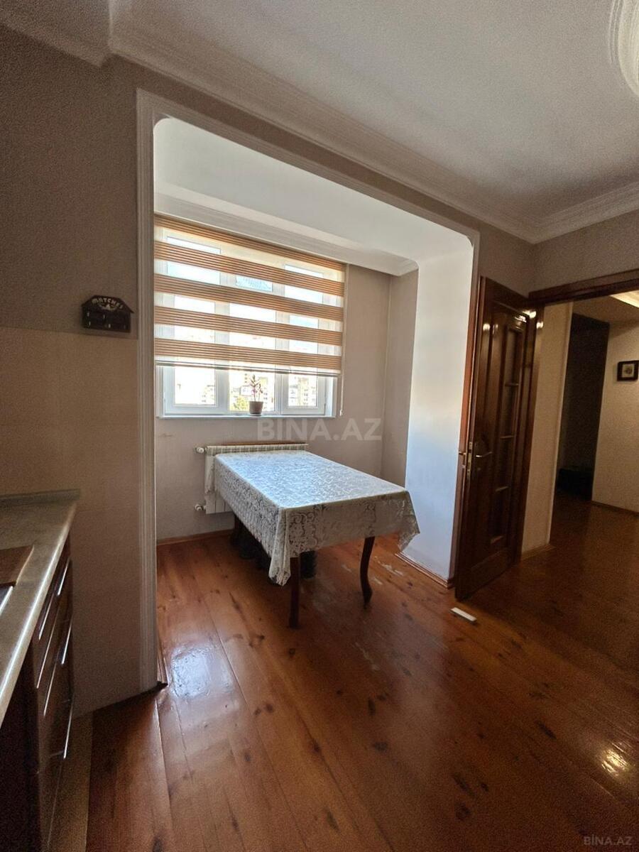 3 otaqlı Köhnə tikili, Həzi Aslanov m., Bakı