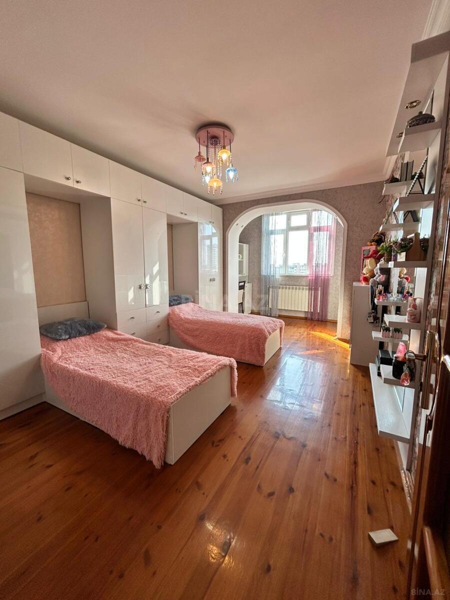 3 otaqlı Köhnə tikili, Həzi Aslanov m., Bakı
