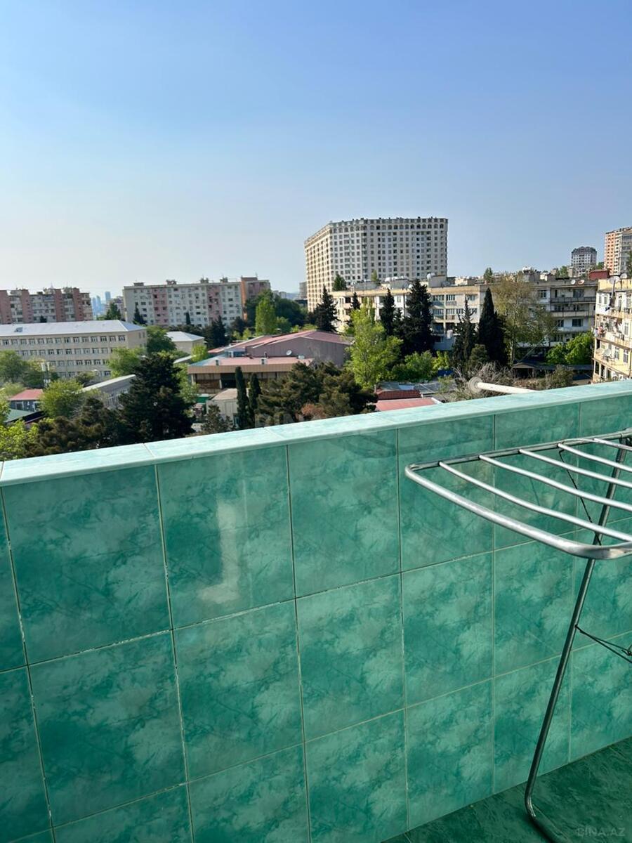 3 otaqlı Köhnə tikili, Həzi Aslanov m., Bakı