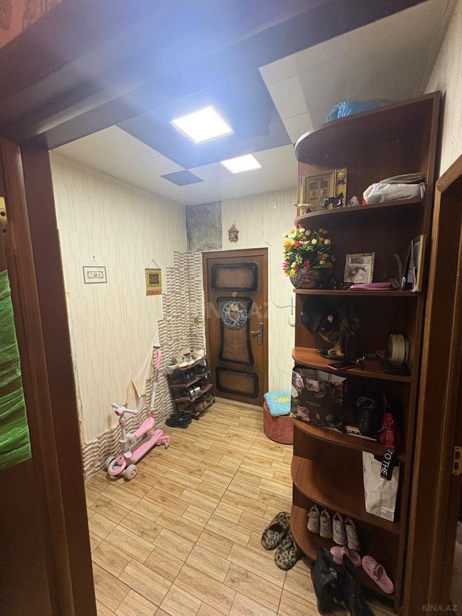 3 otaqlı Köhnə tikili, Memar Əcəmi m., Bakı
