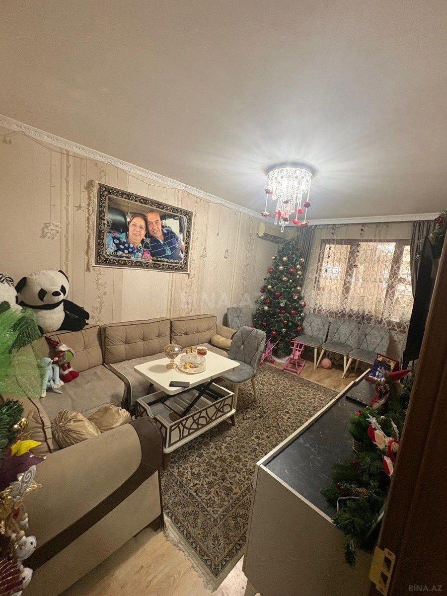 3 otaqlı Köhnə tikili, Memar Əcəmi m., Bakı