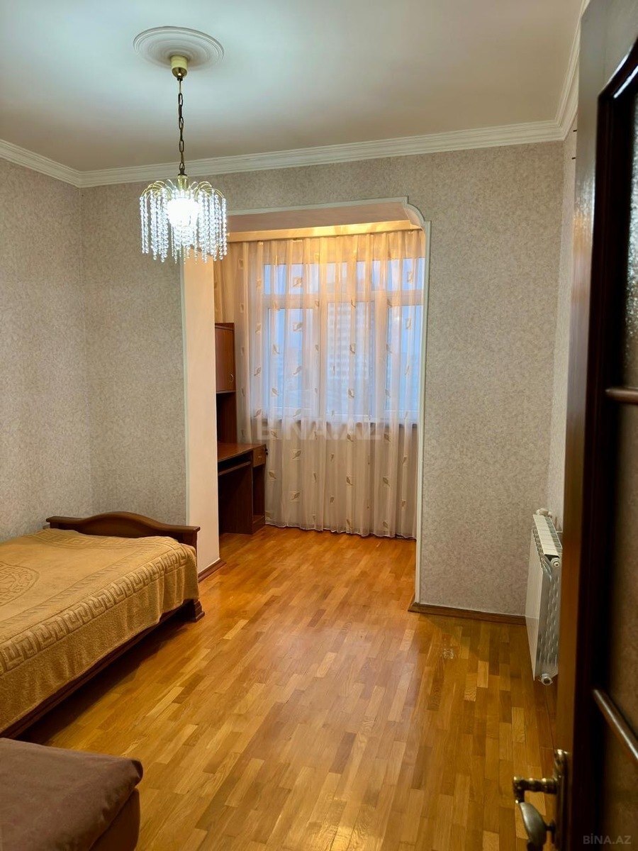 3 otaqlı Köhnə tikili, Əhmədli m., Bakı