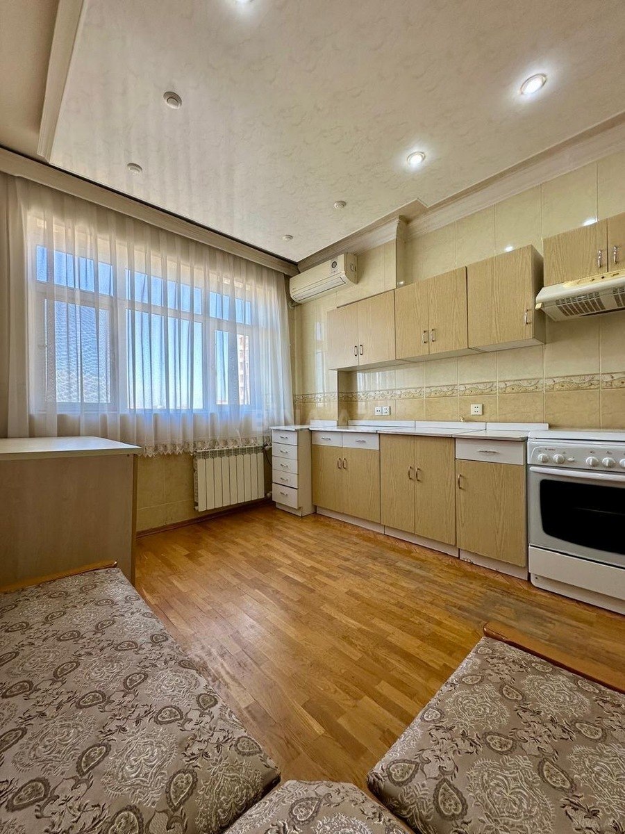 3 otaqlı Köhnə tikili, Əhmədli m., Bakı