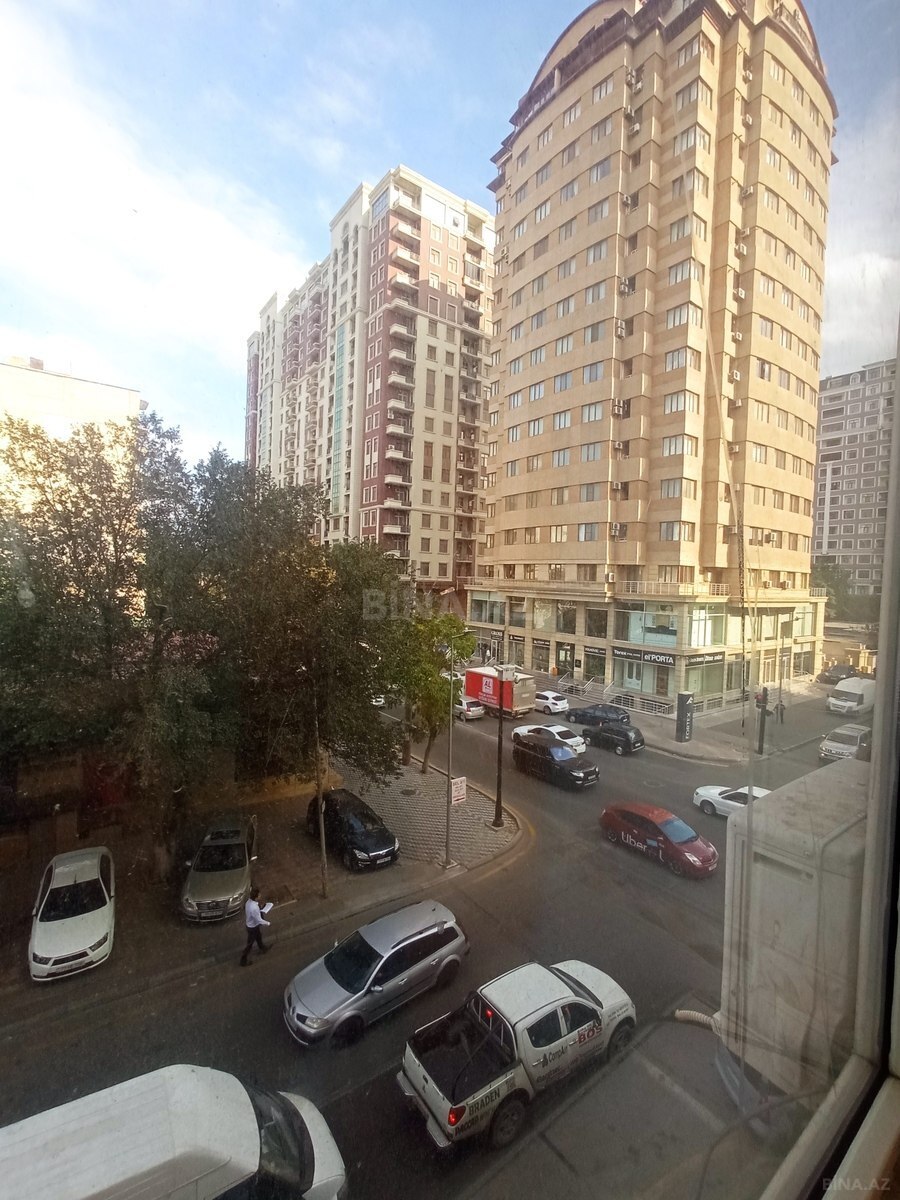 5 otaqlı Köhnə tikili, 8 Noyabr m., Bakı