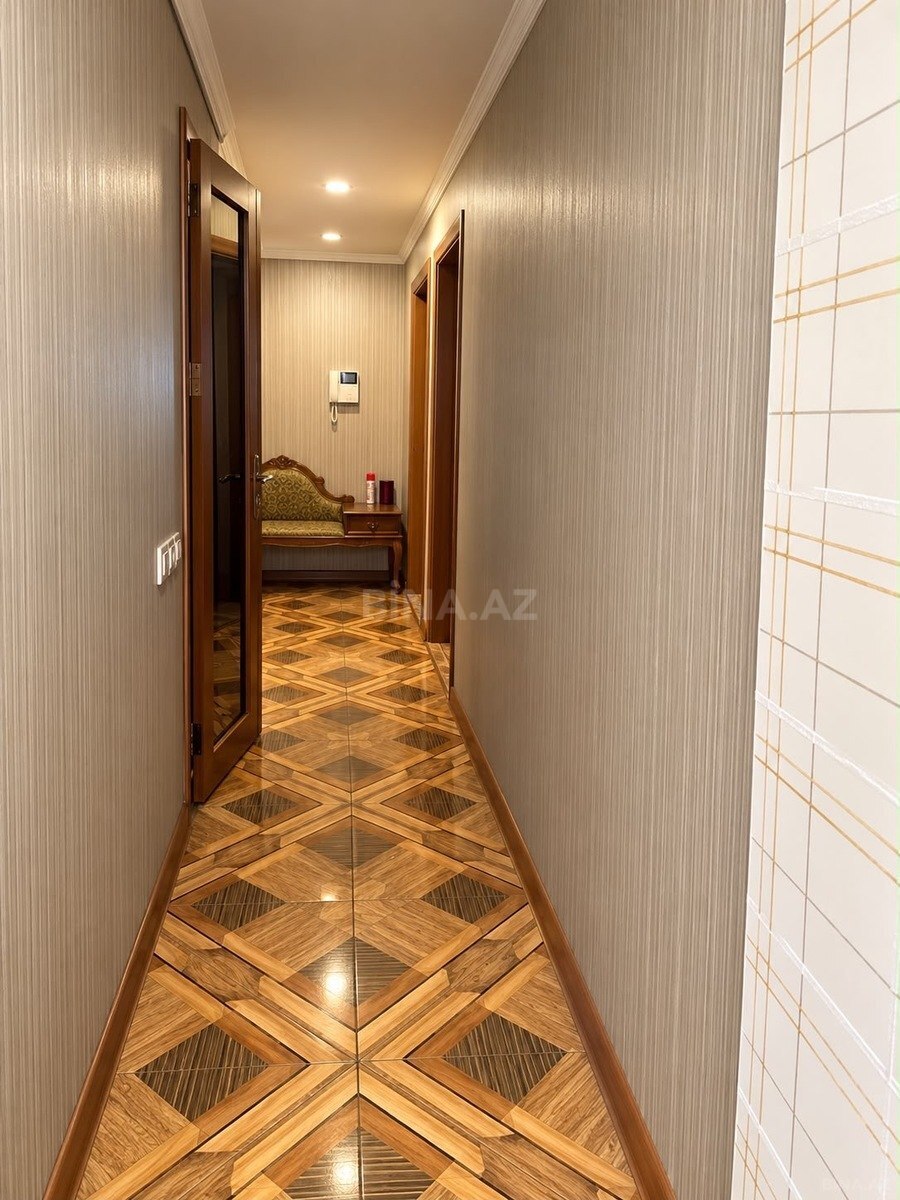 3 otaqlı Köhnə tikili, Neftçilər m., Bakı