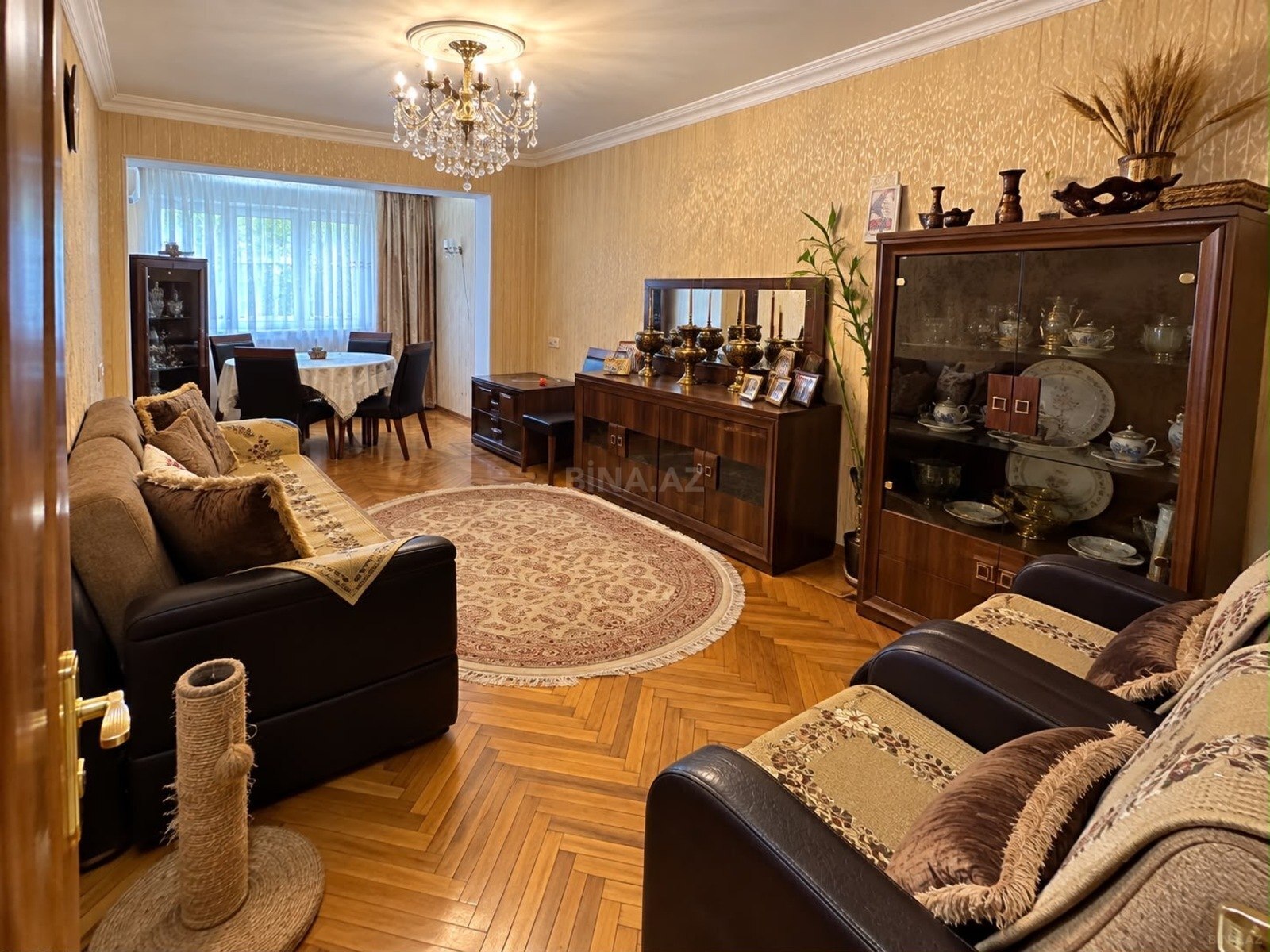 3 otaqlı Köhnə tikili, Neftçilər m., Bakı