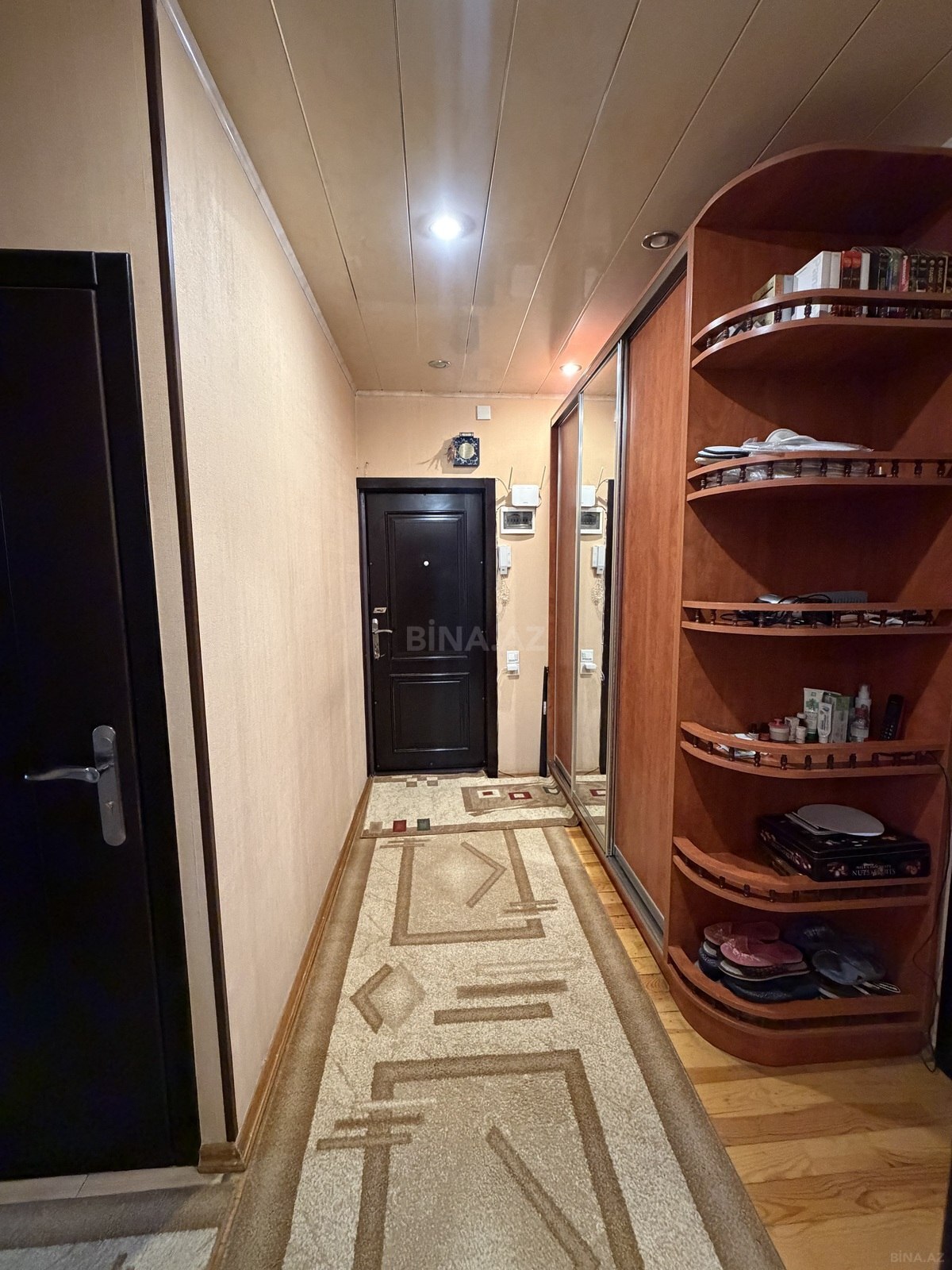 3 otaqlı Köhnə tikili, Memar Əcəmi m., Bakı