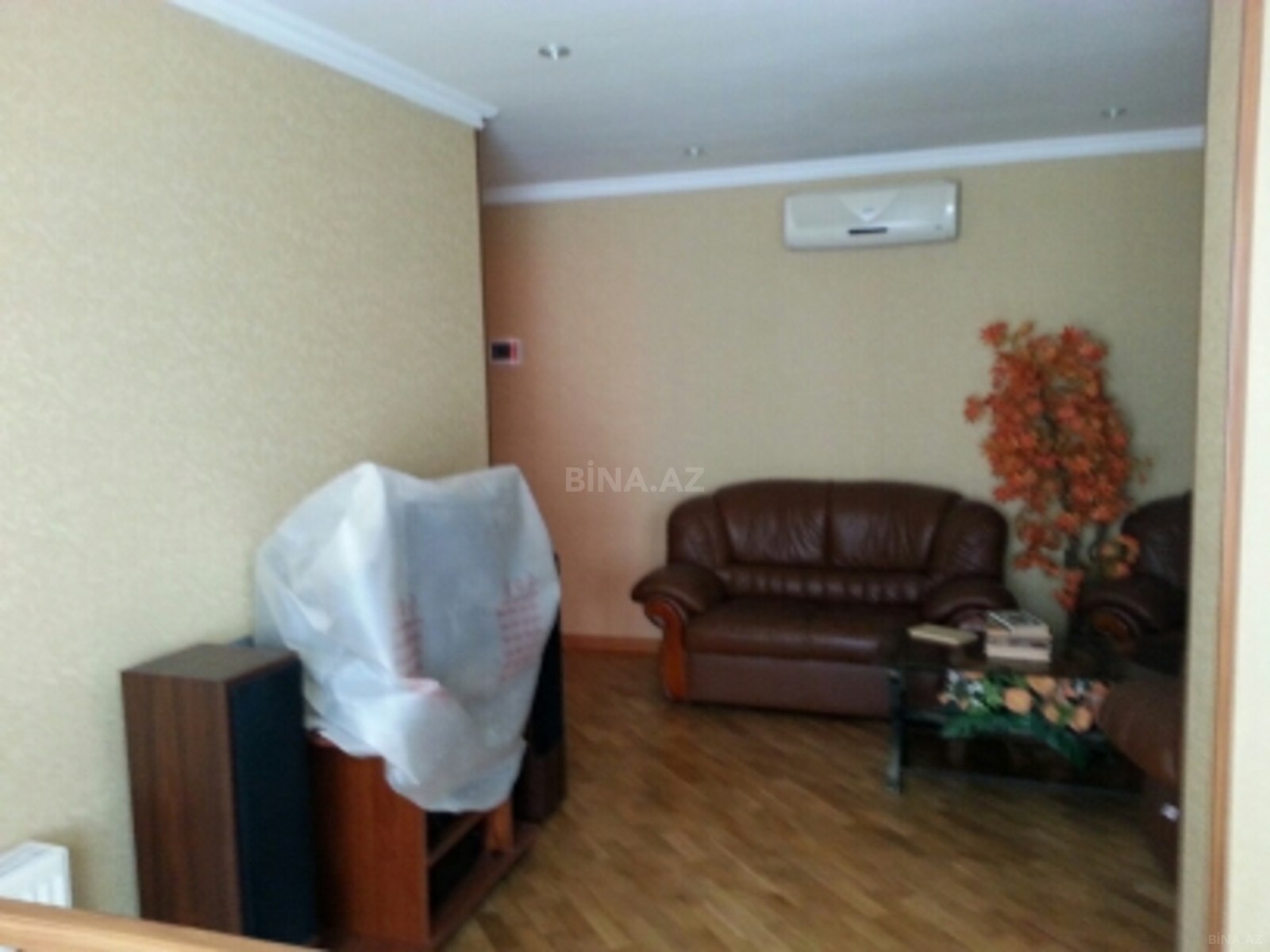 4 otaqlı Köhnə tikili, 28 May m., Bakı