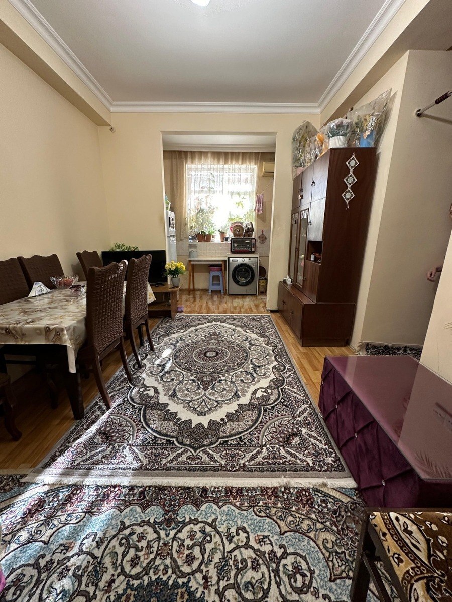 2 otaqlı Köhnə tikili, Massiv D q., Bakı