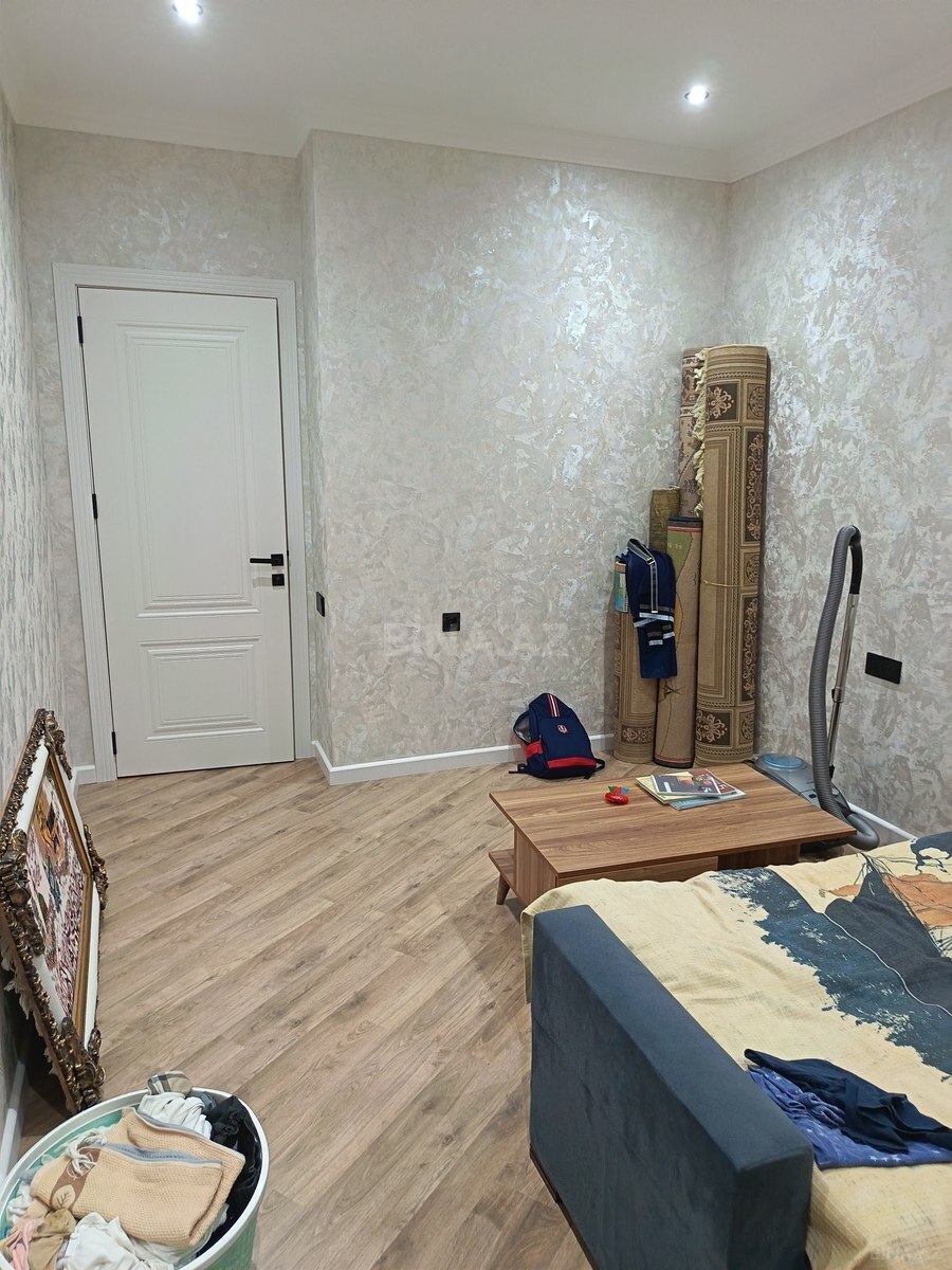 4 otaqlı Yeni tikili, Elmlər Akademiyası m., Bakı