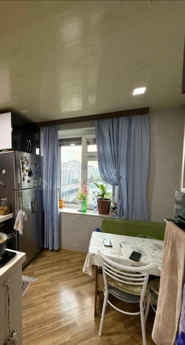 3 otaqlı Köhnə tikili, Gənclik m., Bakı