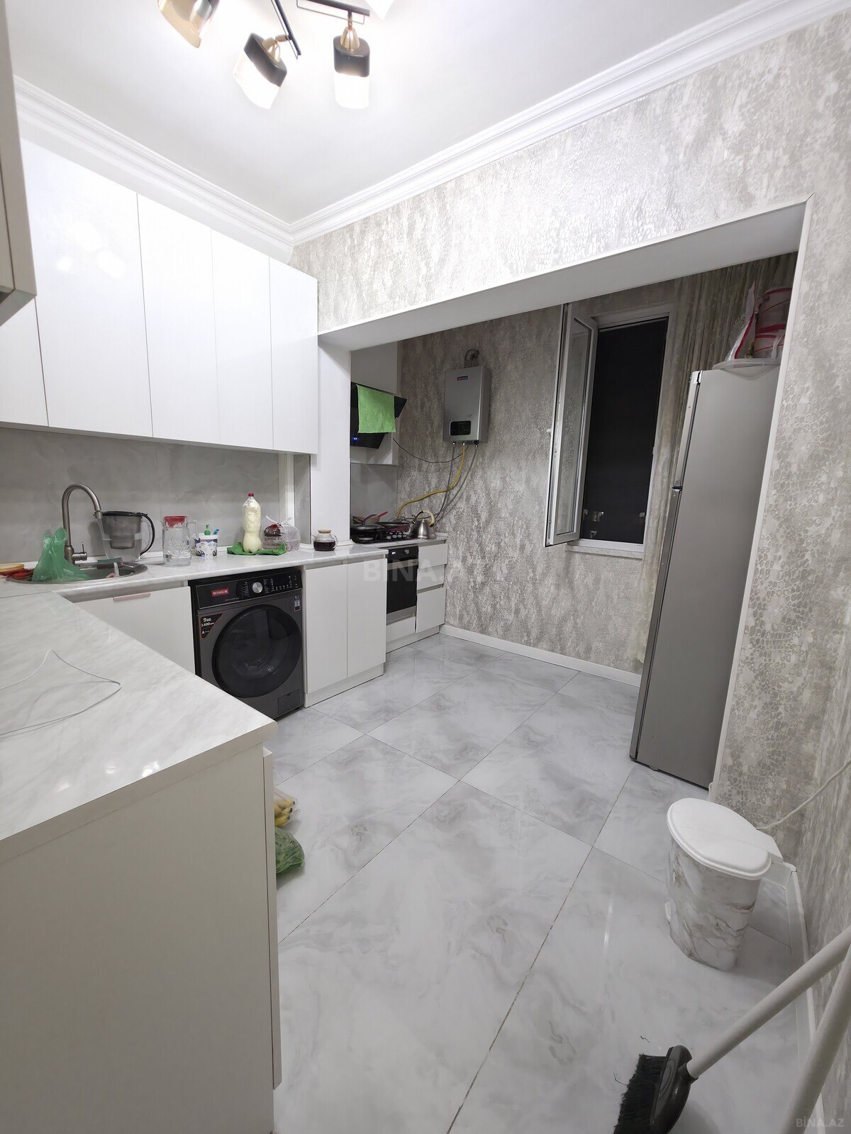 4 otaqlı Köhnə tikili, Bakıxanov q., Bakı