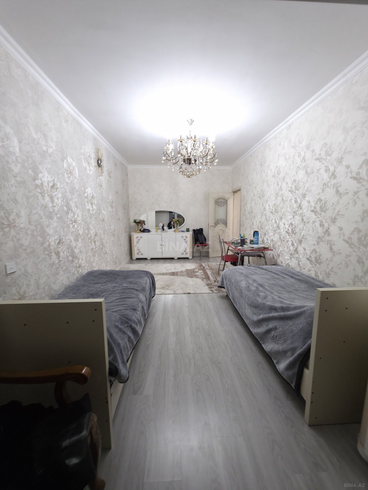 4 otaqlı Köhnə tikili, Bakıxanov q., Bakı