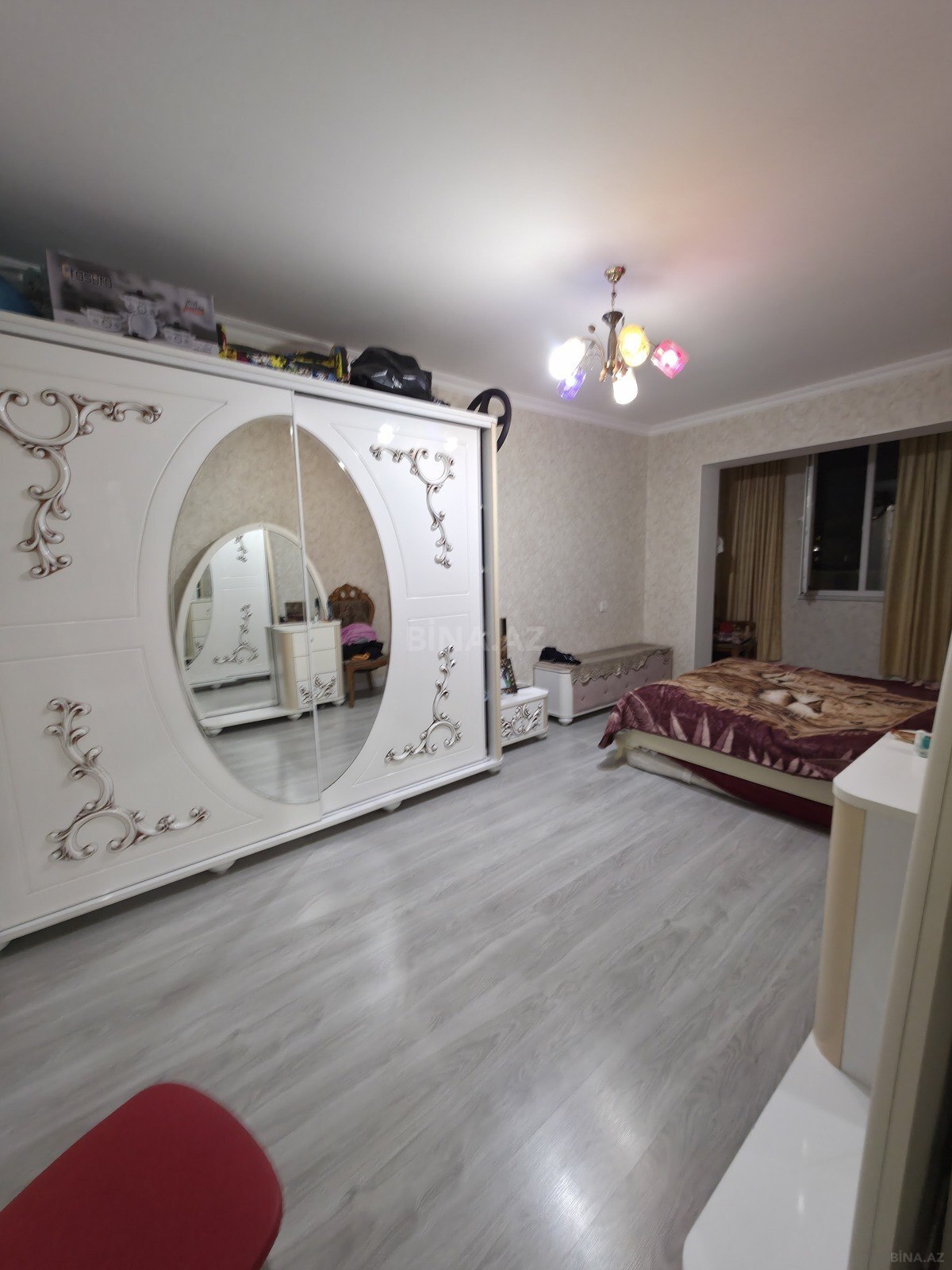 4 otaqlı Köhnə tikili, Bakıxanov q., Bakı
