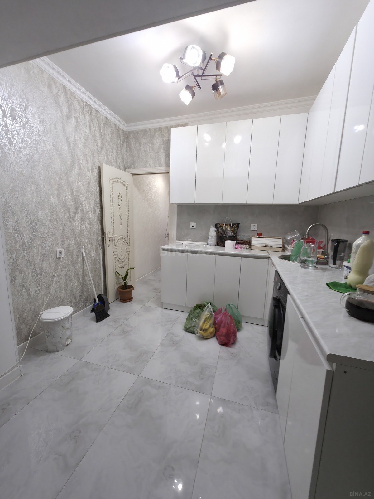 4 otaqlı Köhnə tikili, Bakıxanov q., Bakı