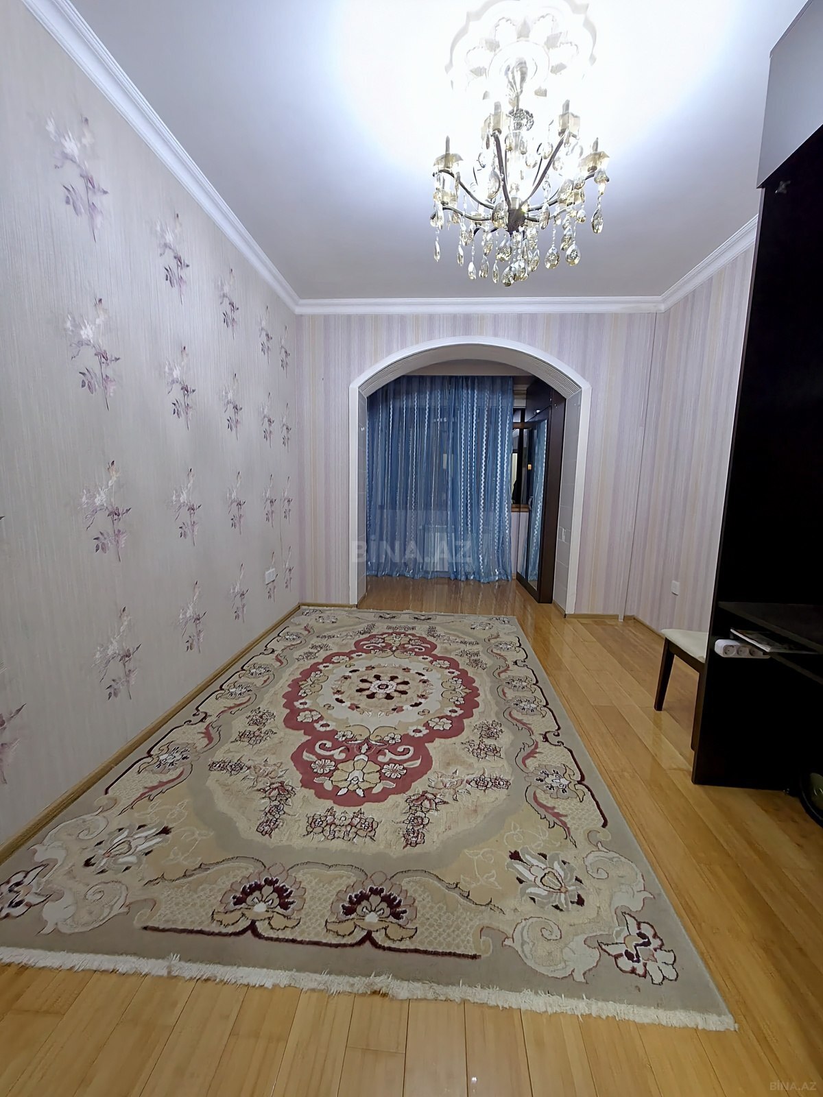 4 otaqlı Köhnə tikili, Bakıxanov q., Bakı