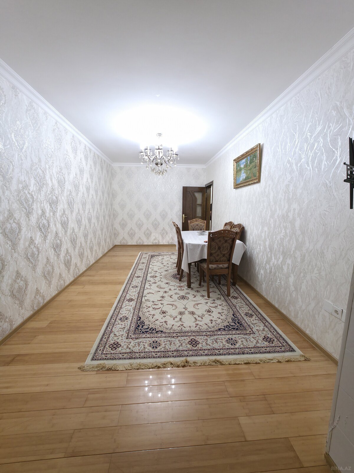 4 otaqlı Köhnə tikili, Bakıxanov q., Bakı