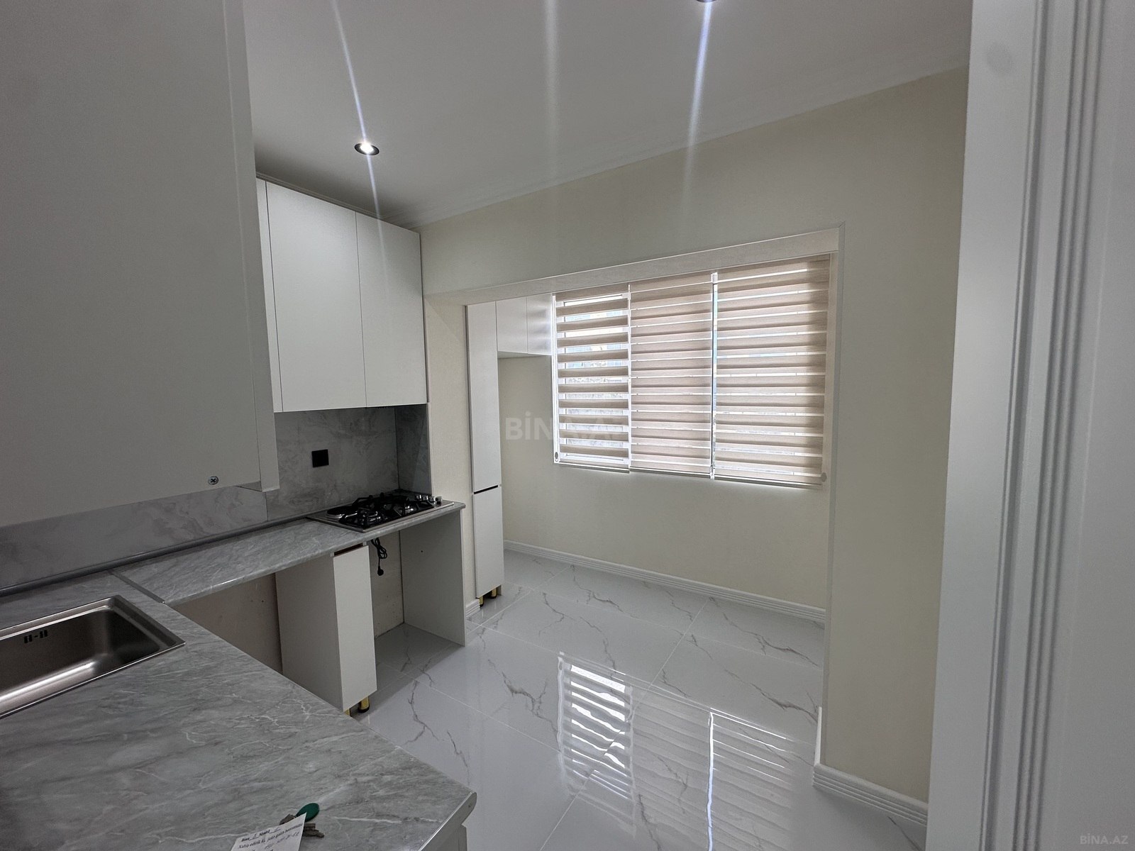 3 otaqlı Köhnə tikili, Azadlıq Prospekti m., Bakı