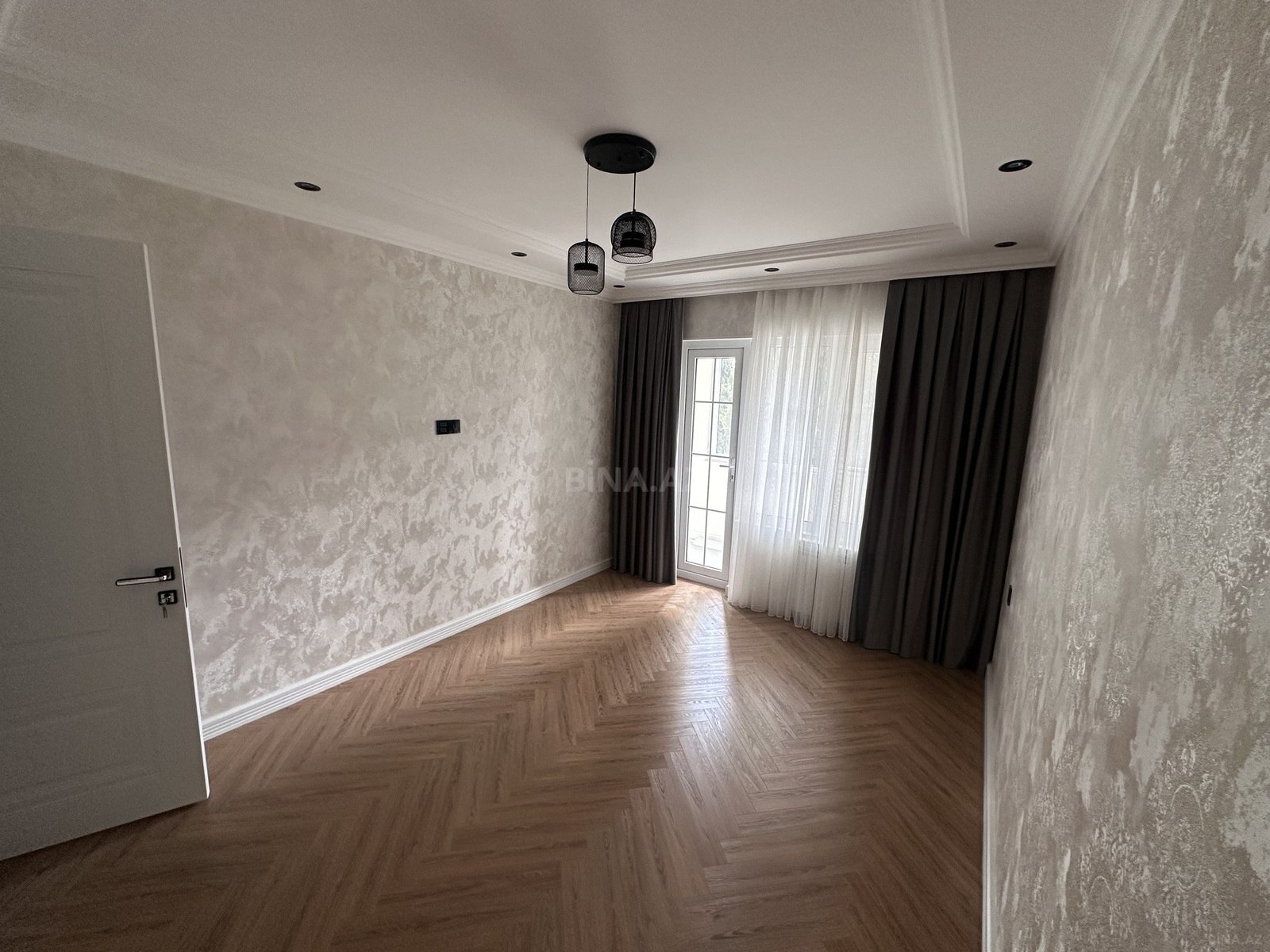 3 otaqlı Köhnə tikili, Azadlıq Prospekti m., Bakı
