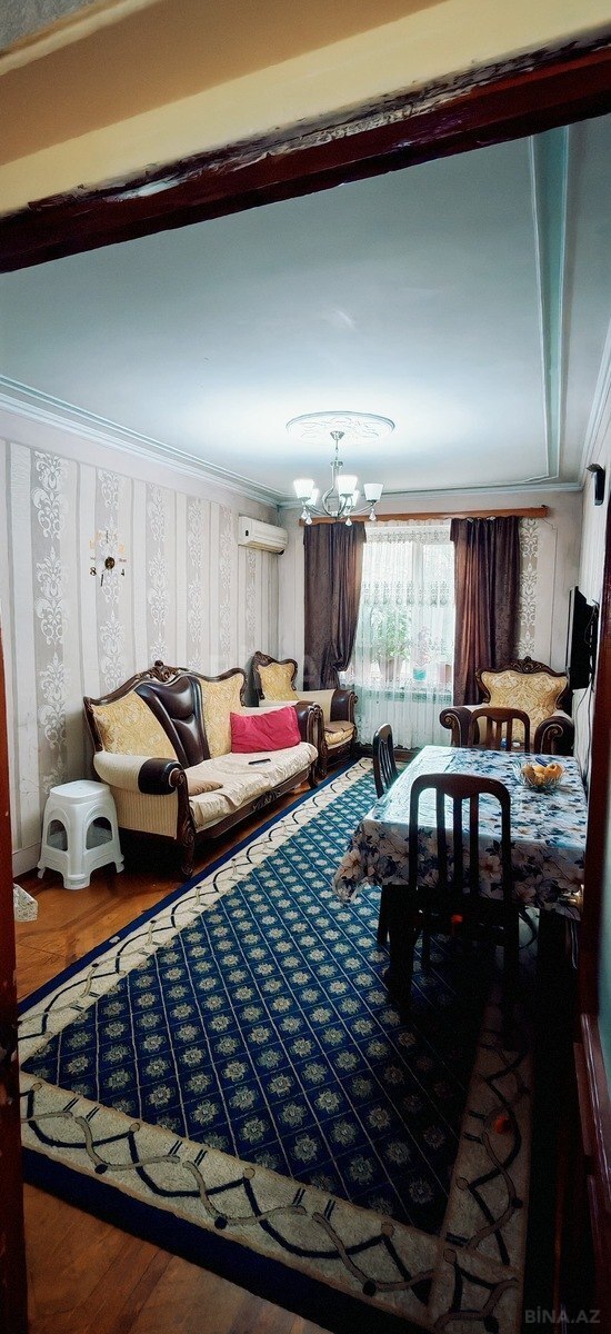3 otaqlı Köhnə tikili, Xalqlar Dostluğu m., Bakı