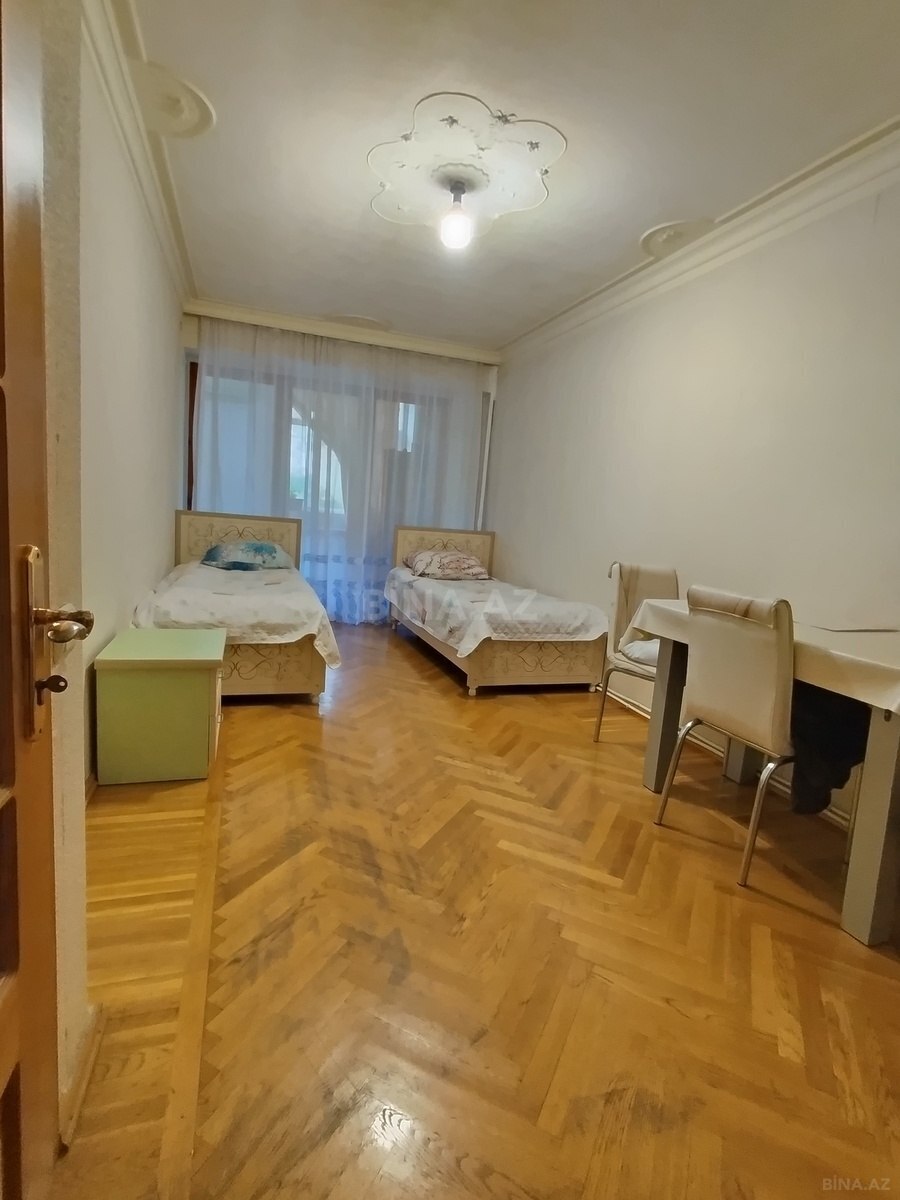 3 otaqlı Köhnə tikili, İnşaatçılar m., Bakı