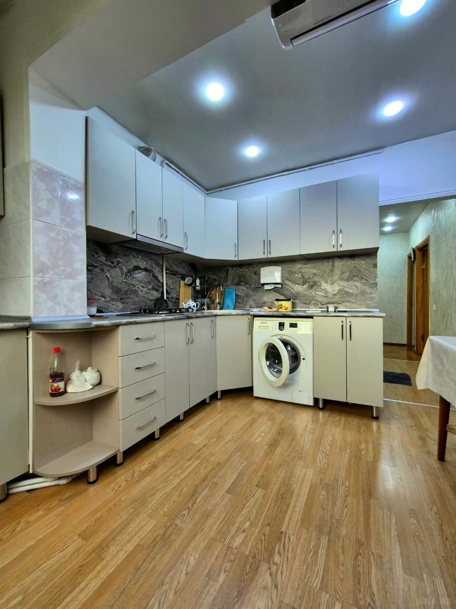 3 otaqlı Köhnə tikili, Əhmədli m., Bakı