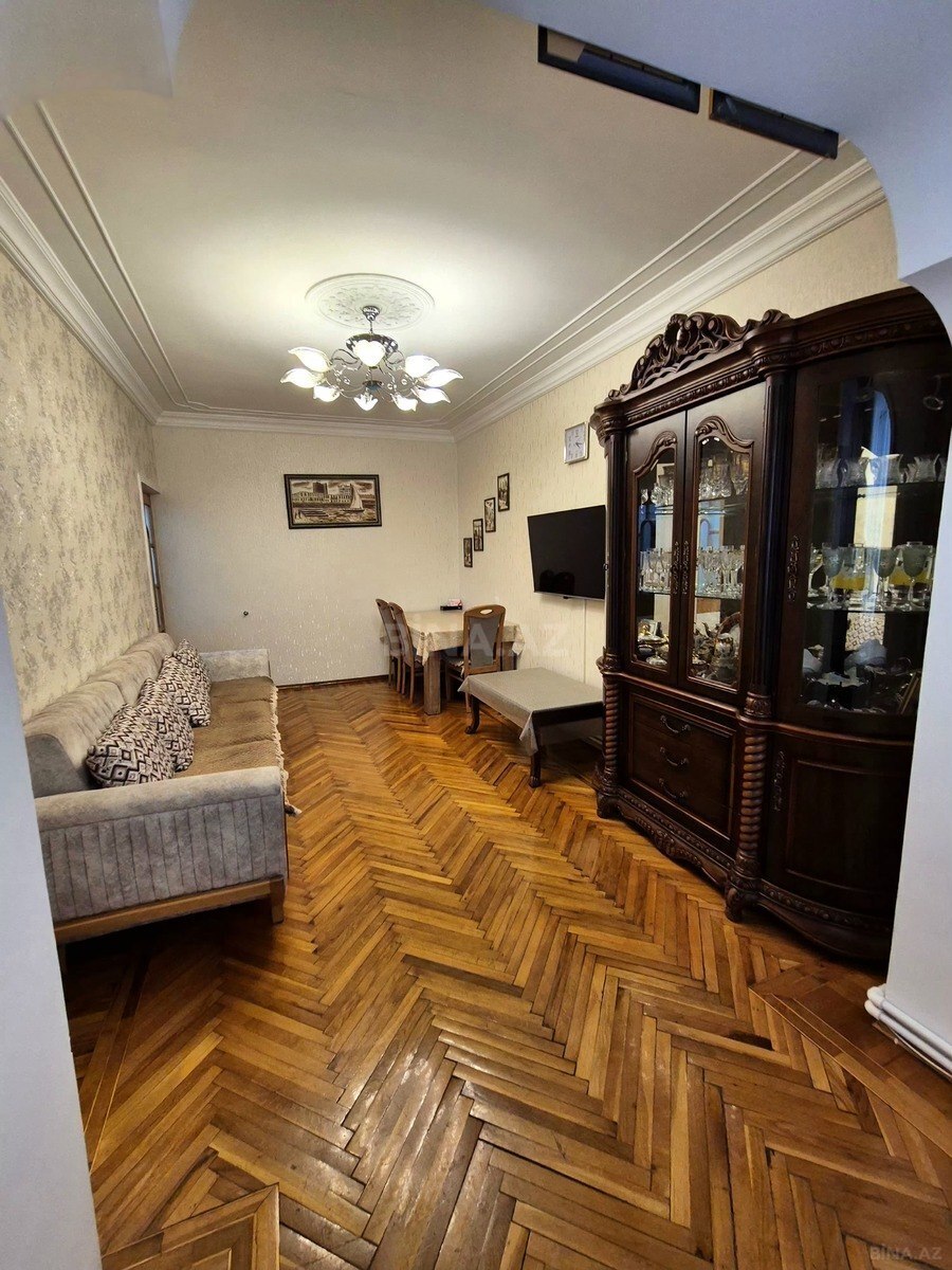 3 otaqlı Köhnə tikili, Əhmədli m., Bakı