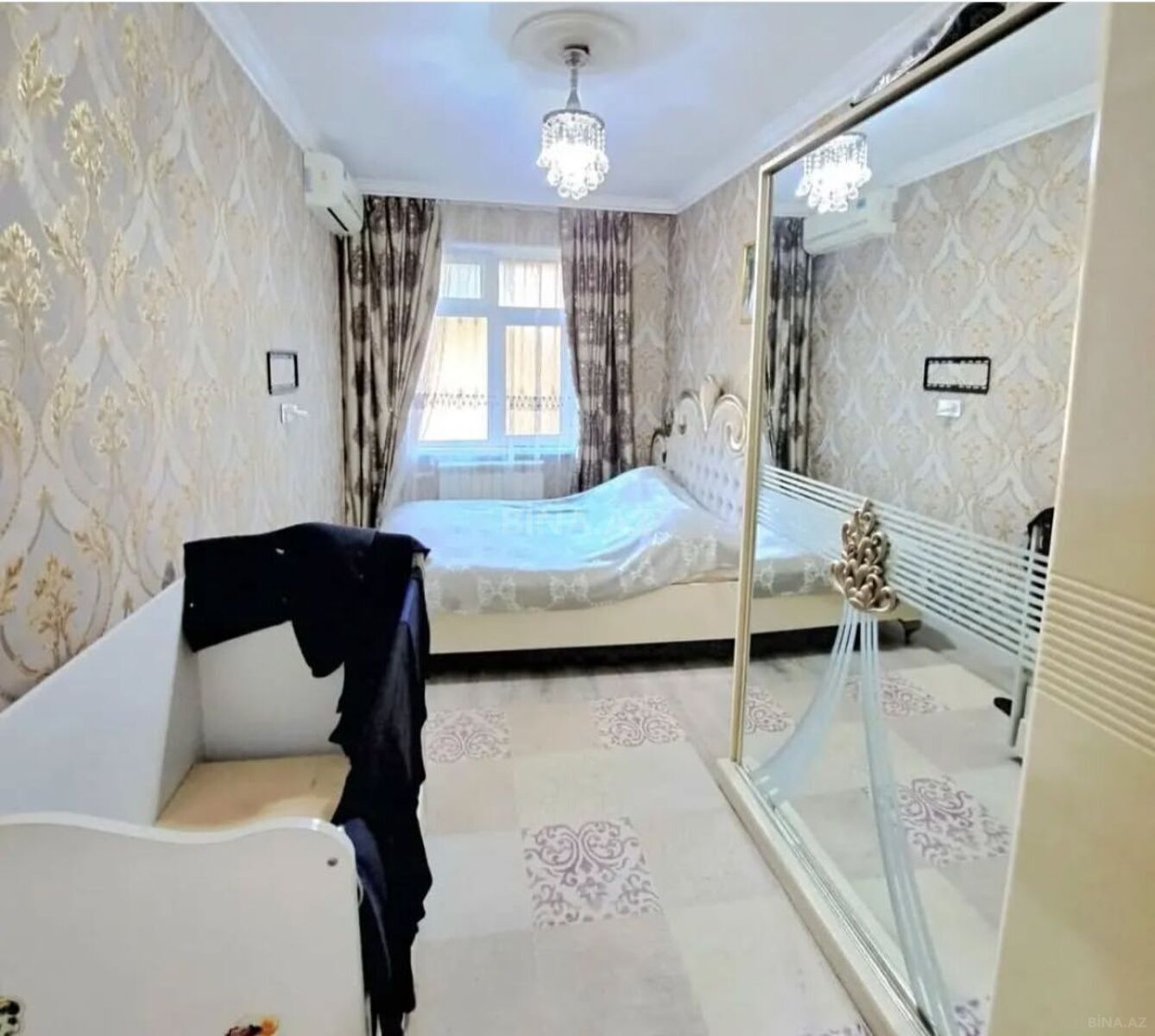3 otaqlı Köhnə tikili, Memar Əcəmi m., Bakı