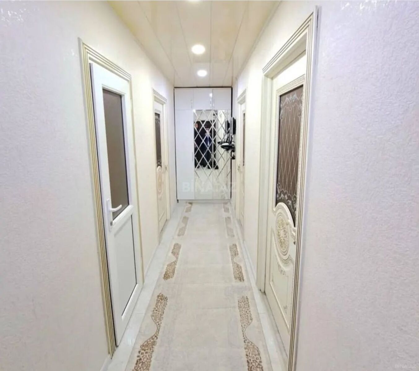 3 otaqlı Köhnə tikili, Memar Əcəmi m., Bakı