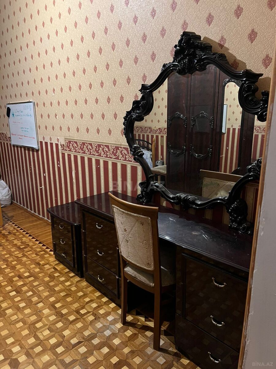 3 otaqlı Köhnə tikili, 28 May m., Bakı